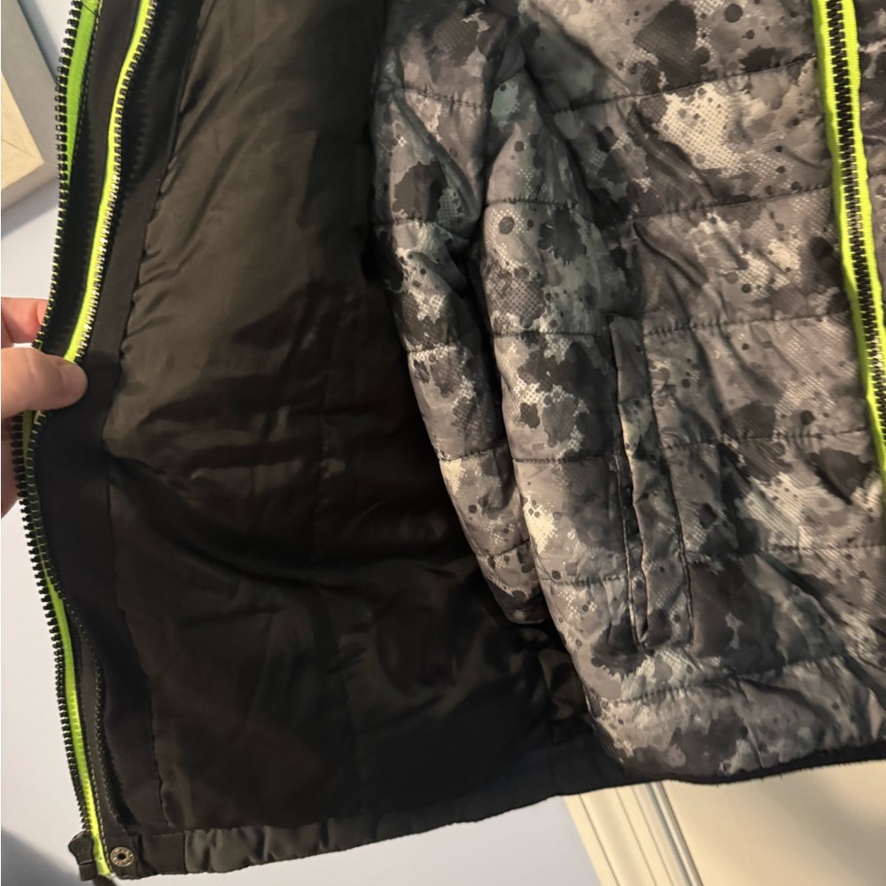 ZeroXposur 3-in-1 Boys Winter Jacket - Size Small (6/7) Black Grey Neon LIKE NEW - Picture 4 of 15